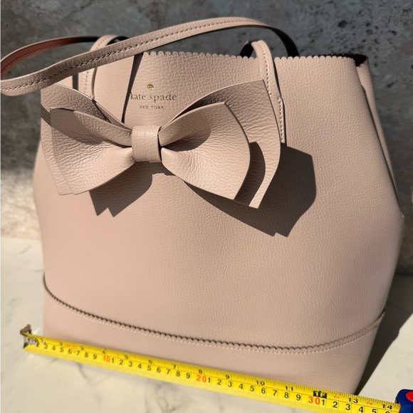 Kate Spade Cream Bow Shoulder Bag - Picture 2 of 11